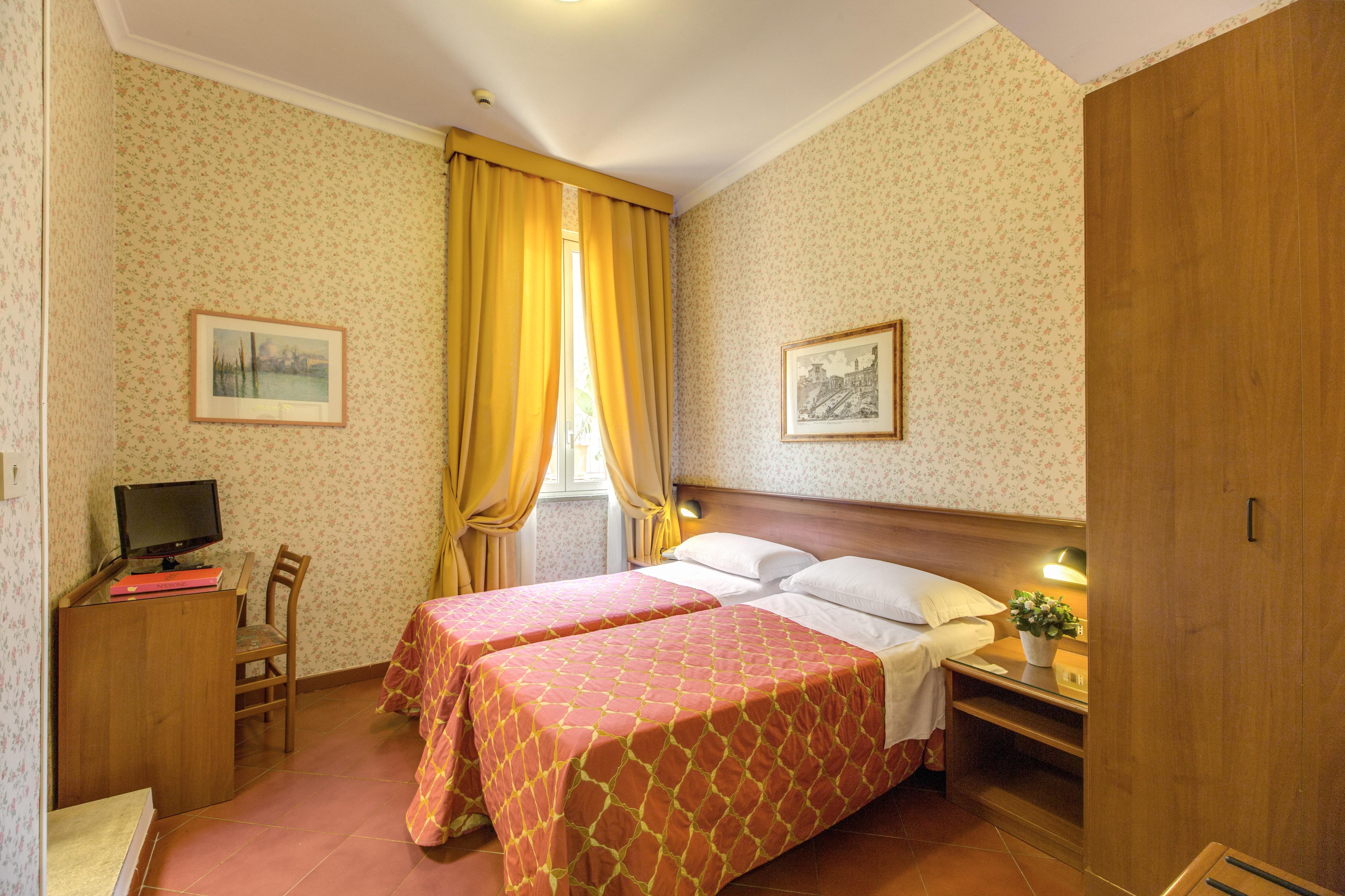 Hotel Corona Rome Bagian luar foto