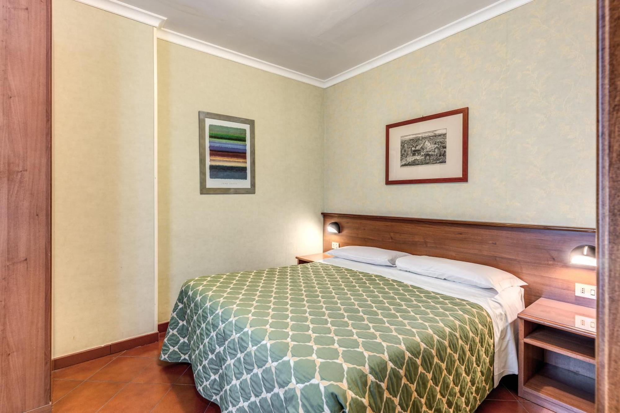 Hotel Corona Rome Bagian luar foto